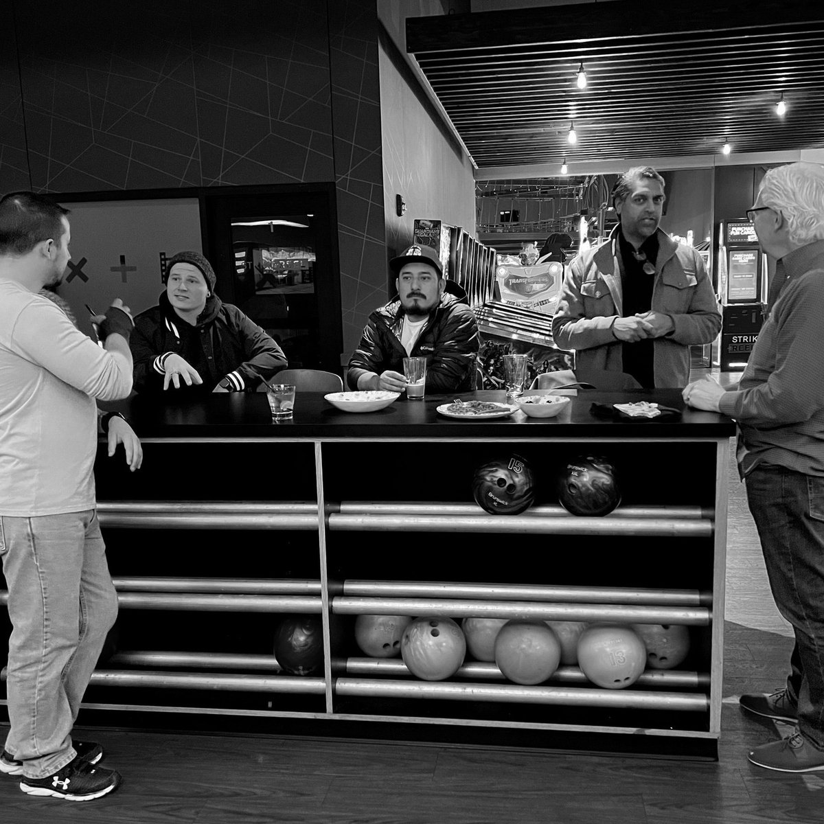 agency_50's tweet photo. Striking success and reeling in the fun! Our High Bandwidth Team hit the lanes at Strike + Reel and brought the heat with some friendly competition. 🎳 

 #StrikeAndReel #HighBandwidthSquad #GoodTimes #highbandwidth #highbandwidthmarketing #dallasmarketing #dallasmarketingfirm https://t.co/vlfN7E5OVg
