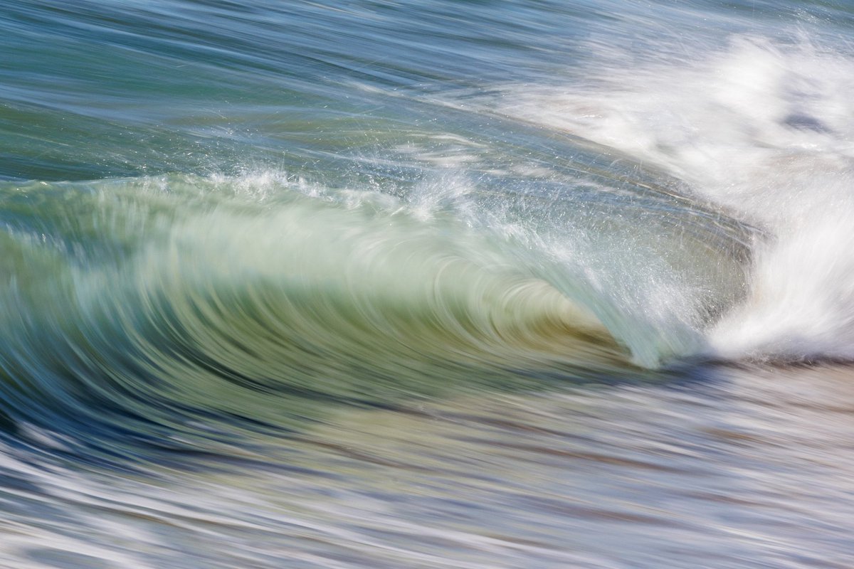 sskinnerphotos's tweet image. Tiny but perfect. 

See more of this type of work on my website at steveskinner.photos.

#wavedrag #waveart #longexposure #motionscape