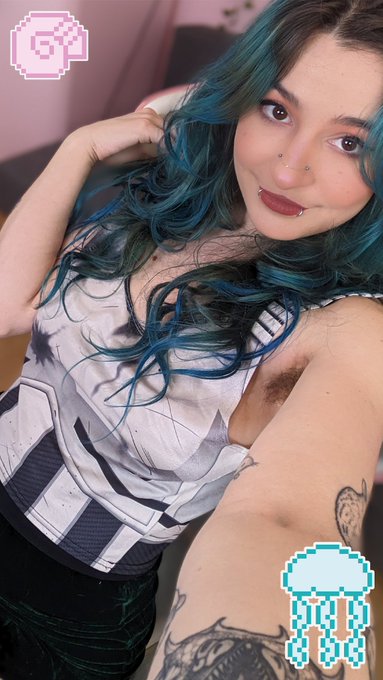 Est-ce que je suis belle, aujourd'hui ? 🥺🍑  La suite sur mon site : https://t.co/fDNrTmk59Z https://t<a href="/tag/unesemaineuntheme"class="tags"><span>#unesemaineuntheme</span></a>