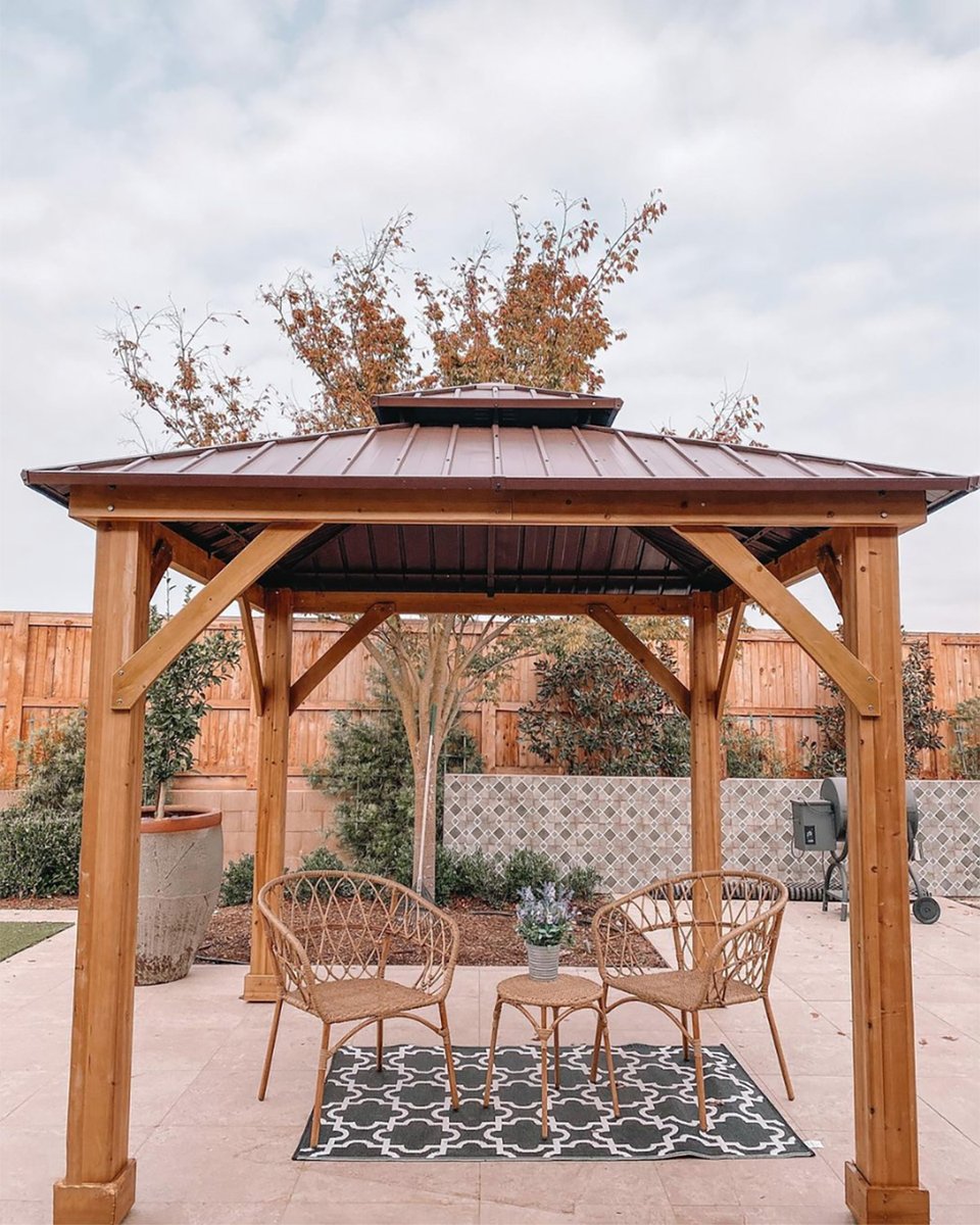BeAosom's tweet image. Valentine's Day is right around the corner, celebrate with a romantic night in under our Aosom gazebo! Thank you for the inspo @pickingdaisiesblog🤩
bit.ly/3QxRRRG

#backyard #backyarddecor #backyardfurniture #backyardgazebo #pergola #rusticfurniture #aosom