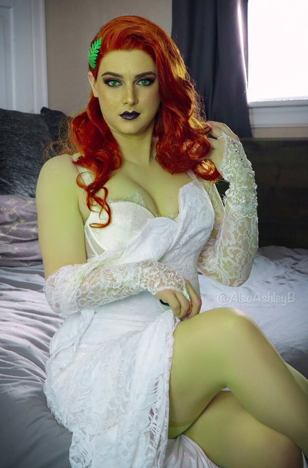Back from vacation (more natural travel Ashley pics to come later), time to make cosplay sexy again ?