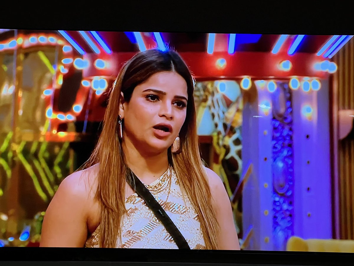 sandhu6470's tweet photo. @KhabriBossLady I tweeted in very first week yiu can’t compare #ArchanaGautam𓃵 with #RakhiSawant at all. There is no comparison.  The way Archana entertains us way different. Archana ROCKS. https://t.co/JGgfKLn2yI