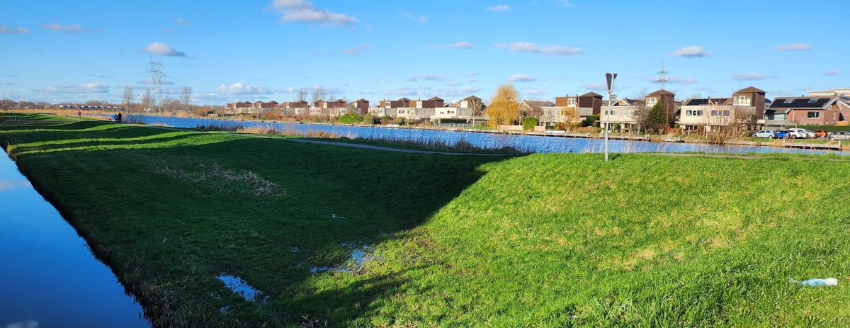 Vanaf 20 februari werkt het hoogheemraadschap van Rijnland aan het verhogen en het versterken van de dijk tussen Oude Spoorbaan en de Grotiuslaan. Daarbij wordt ook het fiets- en voetpad op de dijk vernieuwd.

Meer info:  leiderdorp.nl/inwoner/nieuws….

📸Hoogheemraadschap van Rijnland