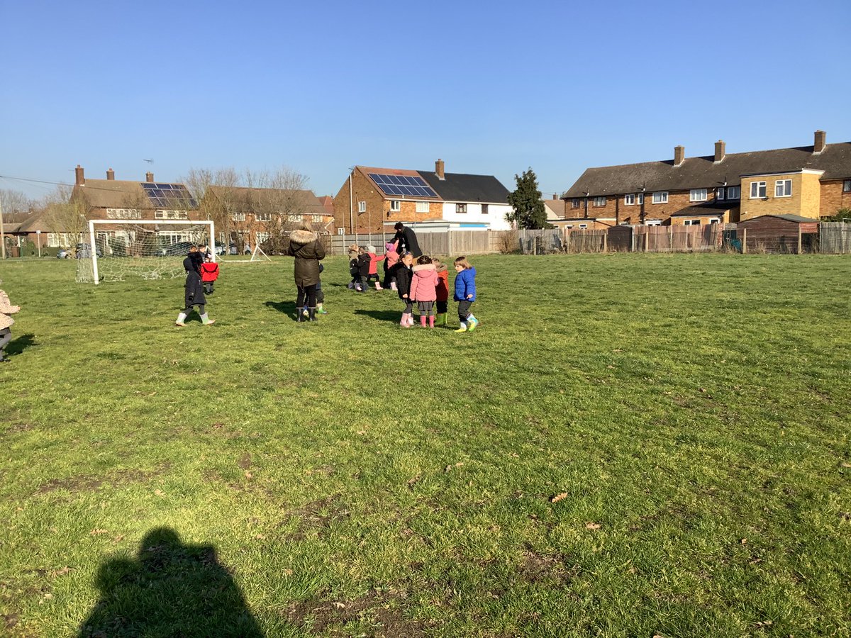 SomersEYFS's tweet photo. Oh, it’s good to be outdoors! Today some of our reception children explored the outside areas of our school looking for interesting nature finds to bring back to the classroom. We used magnifying glasses to take a closer look at our found treasure. #EYFS #outdoors #teamsomers https://t.co/GXXNR0EJ9G