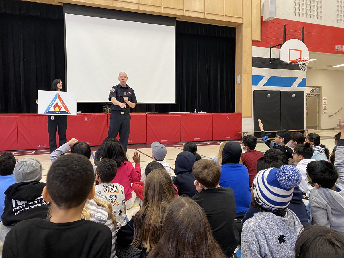 Ms. Klan tweet media