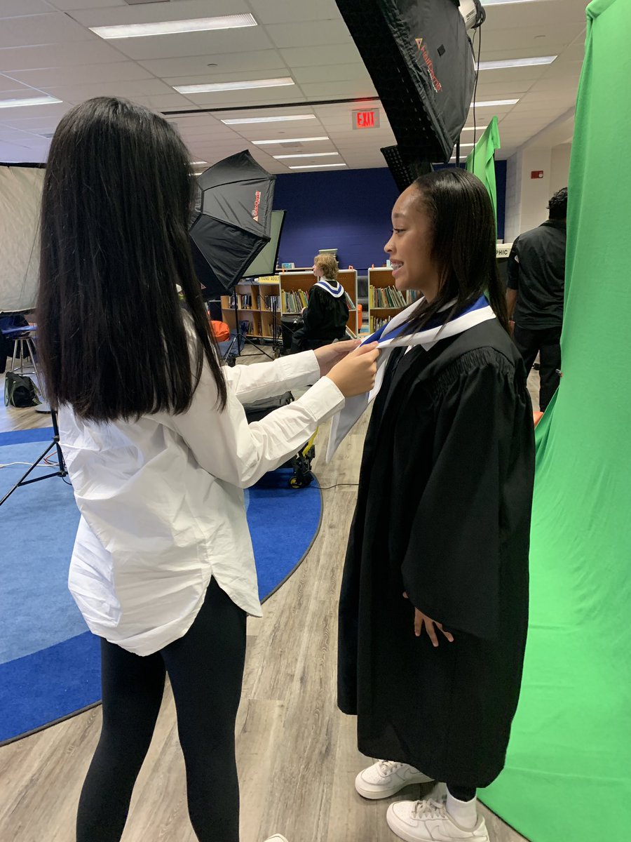 Are Grade 8 Coyotes are getting their Grad Pictures done!