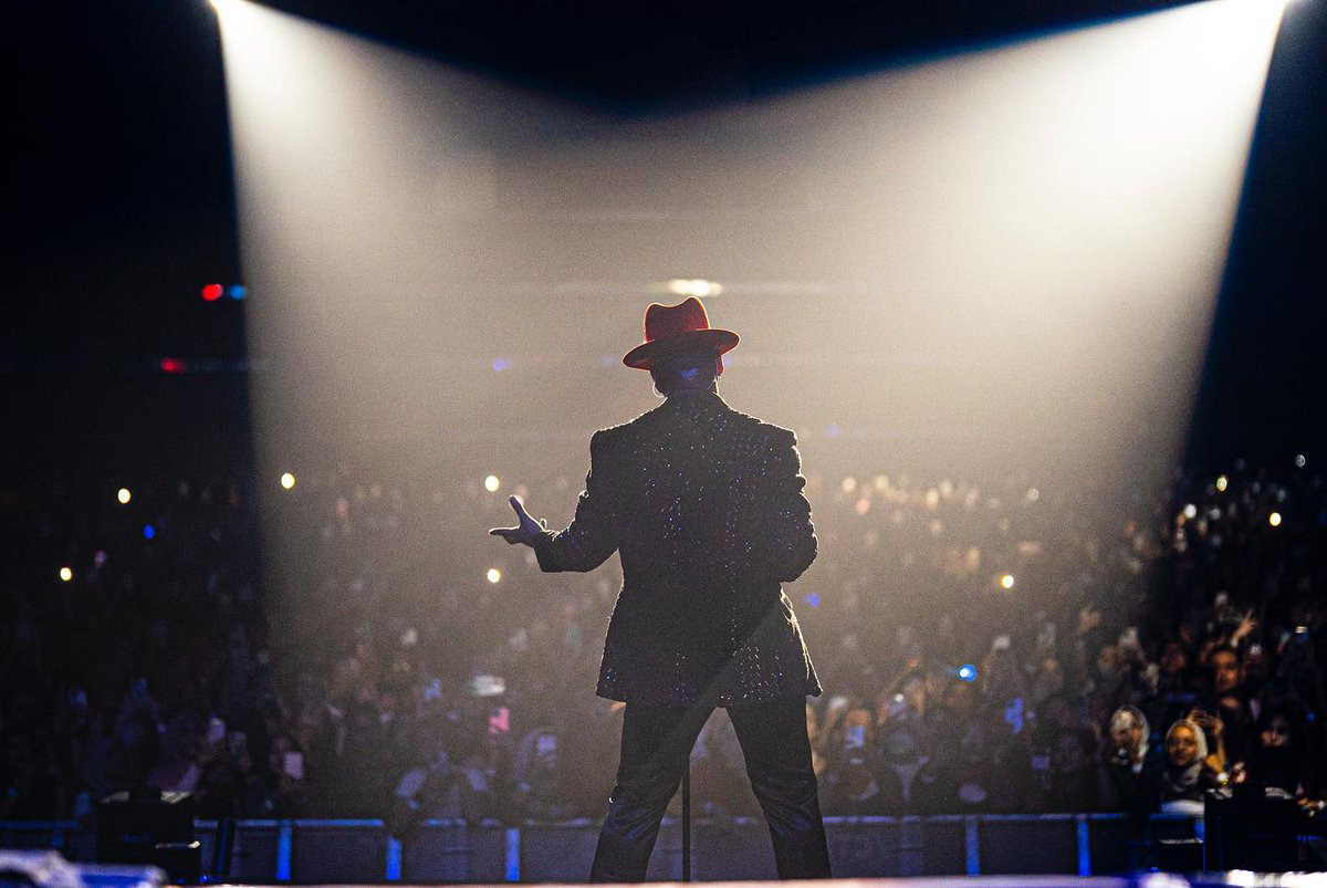 DeVosPerfHall's tweet photo. Tonight at 8PM your @GRSymphony Presents Celebration of Soul: Symphony with Soul featuring R&B superstar @NeYoCompound! This is a one-night-only event where Ne-Yo will perform his hit songs along with our #GRSymphony. 🙌🎶 https://t.co/rvbTDtBB1a