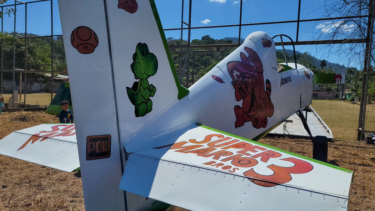TalniqueA's tweet photo. #Gestión ✈️  Gracias a Aeronáutica EIA EXSAL  y a sus alumnos por la donación de un prototipo de avioneta, este día lo recibimos y en los próximos días se estará colocando en un espacio en Colonia Río Bajo 👉. https://t.co/wb1OyVU76R