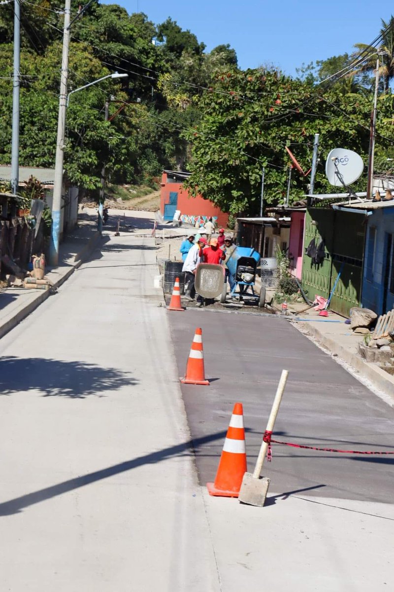 TalniqueA's tweet photo. #Proyecto #Aviso El  día de MañaNa estará  cerrada la calle principal del Barrio El Calvario a la altura del Estadio Santo Domingo, se habilitará la calle del Tabanco, esto debido a los trabajos de concretado que se ejecutan en la zona. https://t.co/4wRuo7qZ53