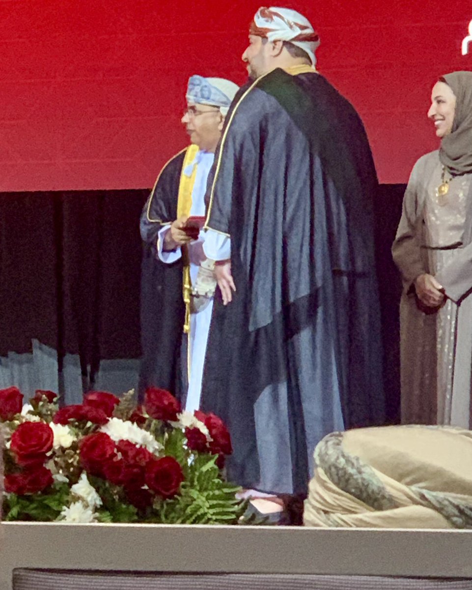 هذا المساء الأربعاء ٨ فبراير ٢٠٢٣م، مساء مميز لأسرتي فقد حضرت مناسبة حفل تخريج الدفعة ١٤ من أطباء المجلس العماني للاختصاصات الطبية، حيث تخرج الإبن هشام تخصص طب وجراحة العيون، وبإسم كل الأسرة نهنيه وندعو الله له بالتوفيق والسداد في تقديم افضل ما امكنه في تقديم هذه الخدمة الإنسانية