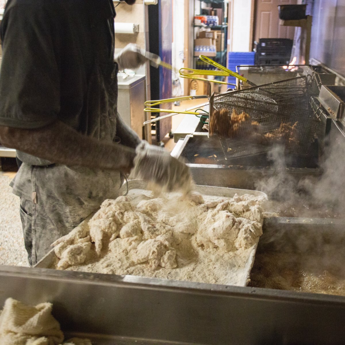 There's nothing better than our fresh and crispy fried chicken that’s packed with love. Your search for a delicious experience ends here!