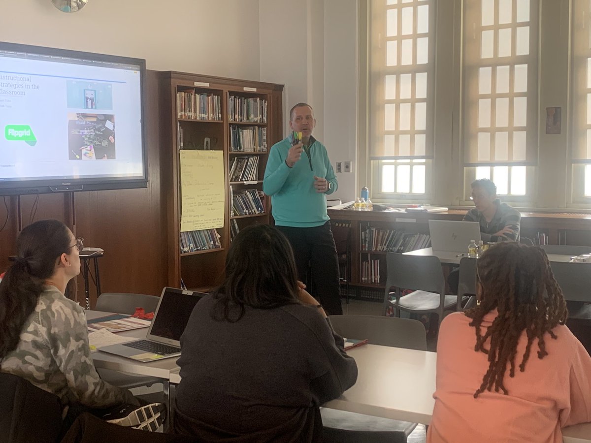 coolprofile's tweet photo. AP Biology PL @ Far Rockaway Campus. Teachers engaged in cutting edge learning with author of AP Biology 5 Steps to a 5; Kelcey Burris #Refreshing, Powerful, Exciting….. https://t.co/ZlqszZxlu1