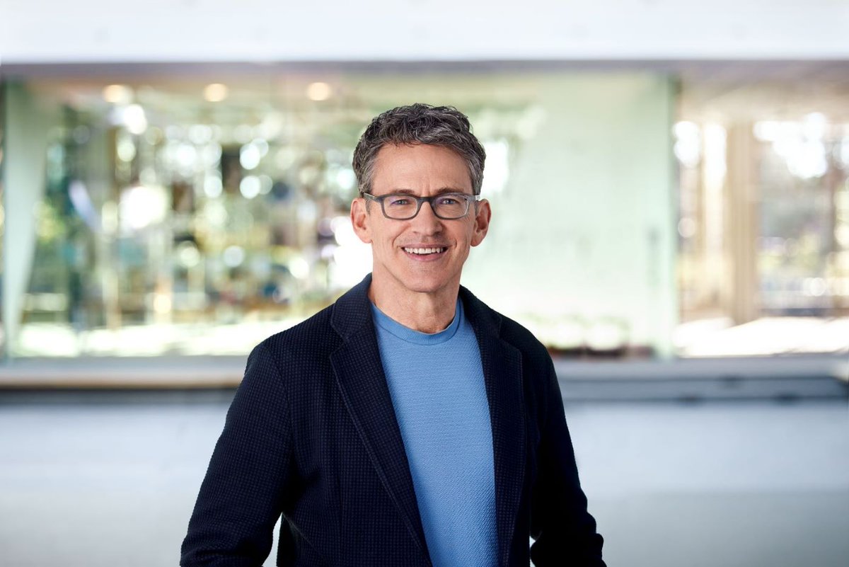 BayerDialog's tweet photo. +++ BREAKING NEWS +++ Bill Anderson wird zum 1. Juni 2023 Vorstandsvorsitzender der Bayer AG. Er tritt bereits am 1. April in den Vorstand des Unternehmens ein. (1/3) 
Mehr: https://t.co/pOfewISQjp https://t.co/6kvvW5oPyP