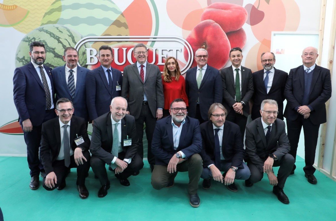 Bouquet_es's tweet photo. Primer día de @FruitLogisticaE! Hemos hecho pleno con la visita del President de la @generalitat, Ximo Puig, el Secretario Autonómico @llanes_roger, la Consellera de Agricultura @isauranavarro, y los DG de Conselleria @Davidtaron y Antonio Quintana.
Y el #Brocomole que no falte! https://t.co/ugSMkx4EQg