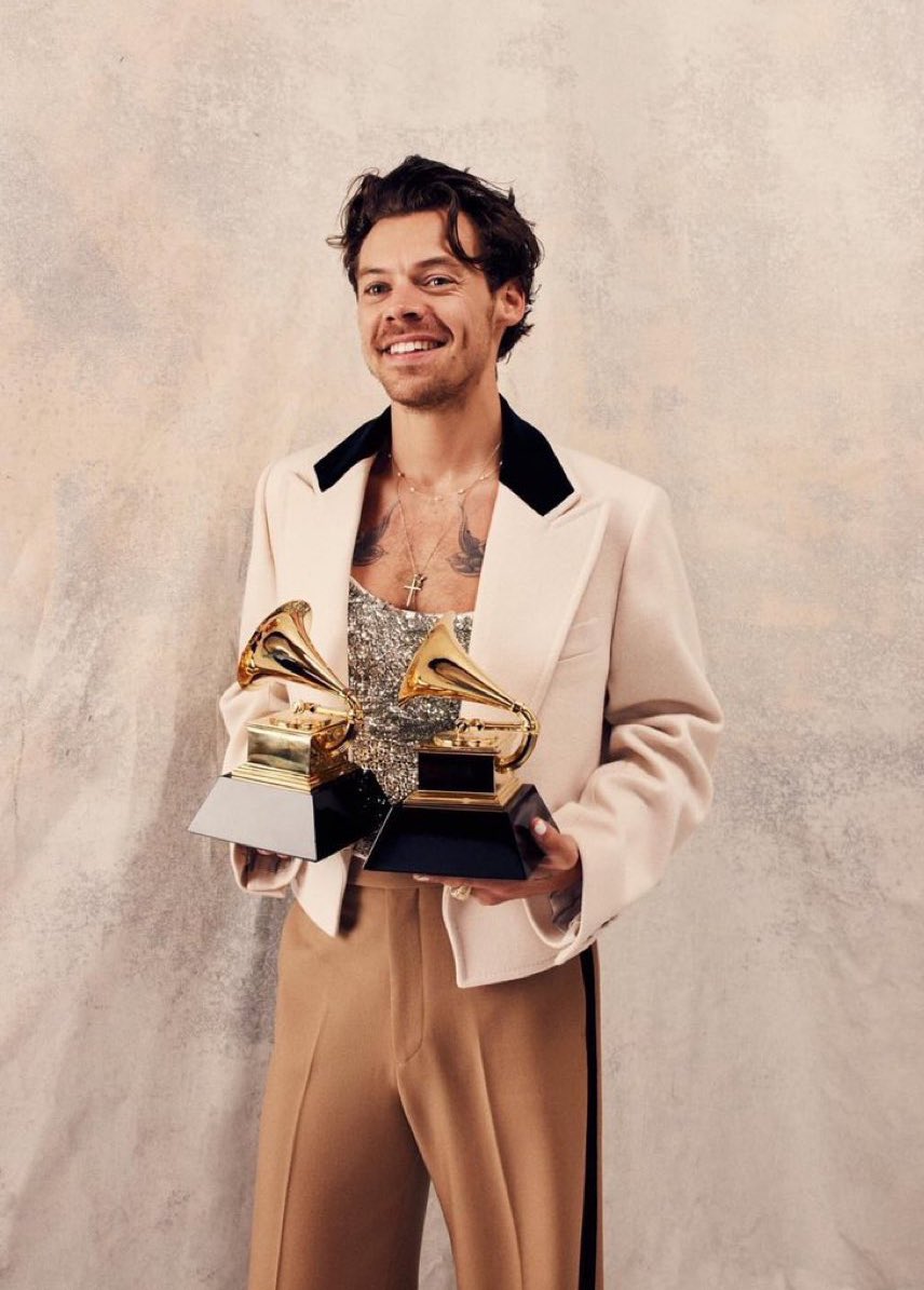 STYLESARCHlVE's tweet image. He’s an icon, he’s a legend and he’s the moment.