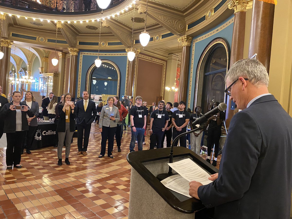 SarahforIowa's tweet photo. .@EricGiddens4IA addressing the STEM Council: investing in STEM education helps prepare students for the future and keeps them in Iowa. https://t.co/y0xOvLIPCV
