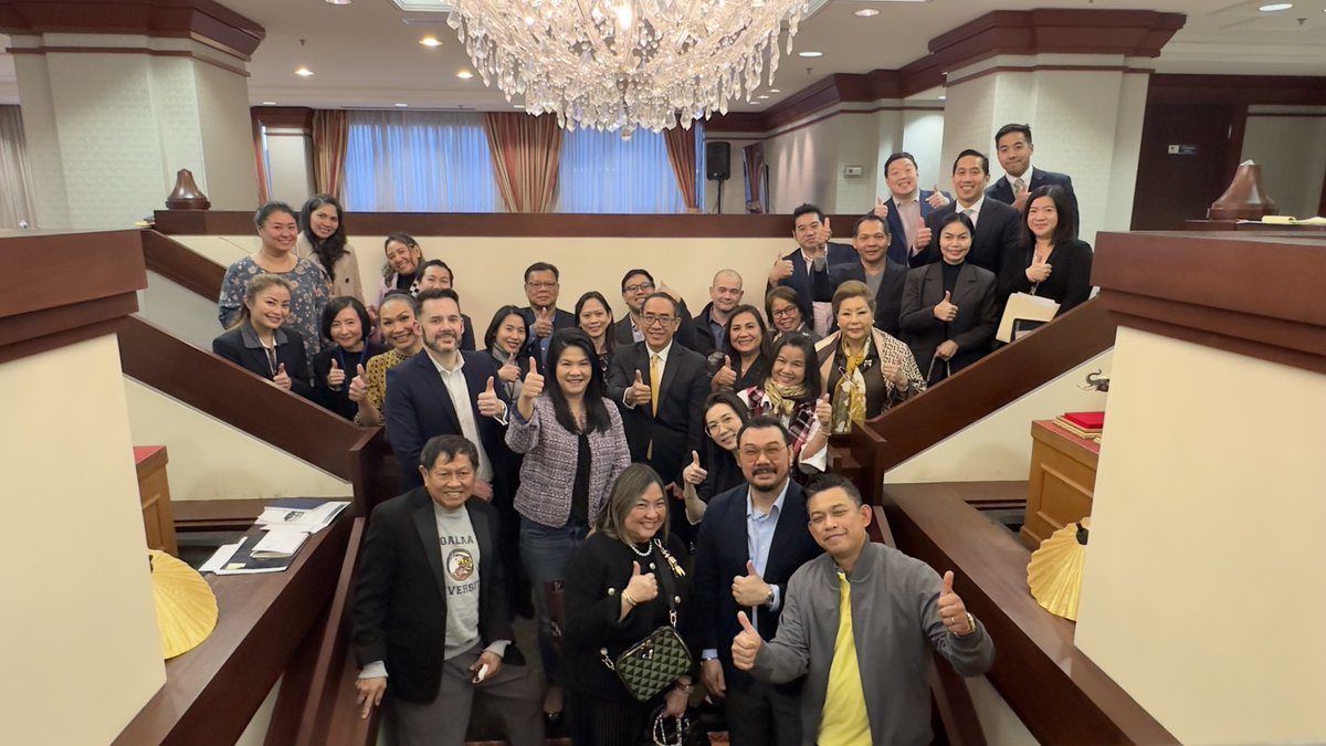 ThaiEmbDC's tweet photo. Ambassador @SangratTanee held meetings with Thai restaurant owners and relevant Thai community leaders in DMV to discuss the establishing of Thai Restaurant Association of America #TRAA and Thai Town in DMV area. (30 January and 6 February 2023) https://t.co/nZbd4u2MDy