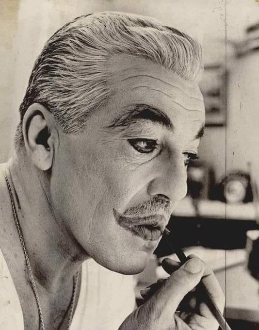 GACORREAGOMEZ's tweet photo. César Romero, nieto de José Martí #ElWason #Batman #Cuba https://t.co/OkP7Dr8jRL