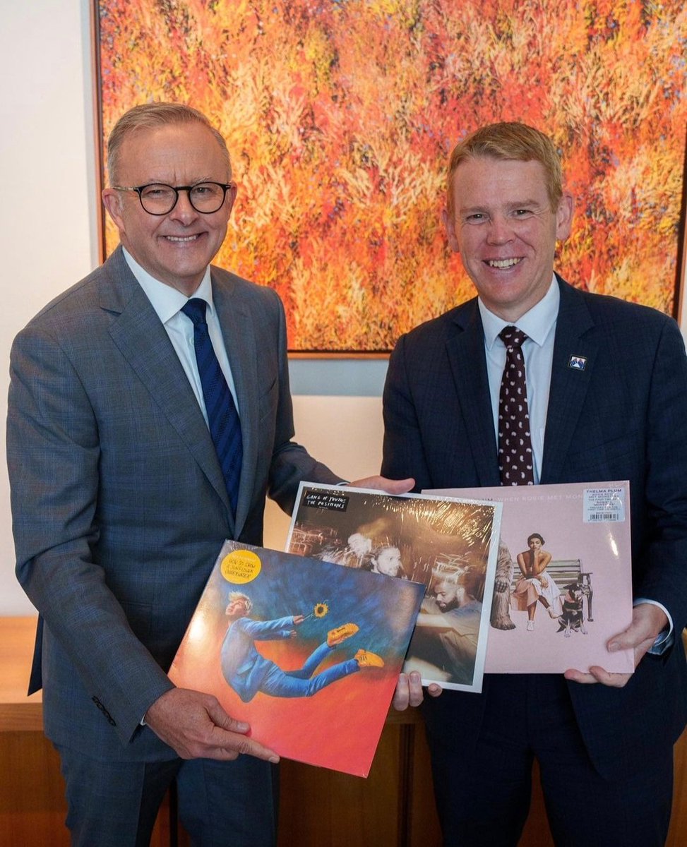 AUS PM @AlboMP gave newly-appointed NZ PM @chrishipkins gifts of quality Australian music by @ThelmaPlum_, @gangofyouths and @AtheAstronaut. That is genuinely nice. 😊 #AusMusic 🎶