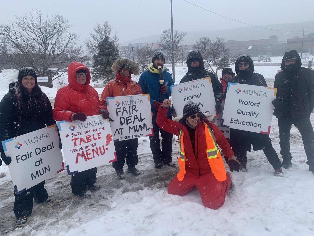 KidneyFriends's tweet photo. A base recorder helped create musical spirit in team 8am’s snow slog today…loving the student support for a #FairDealAtMUN https://t.co/g4v4DkEOKj