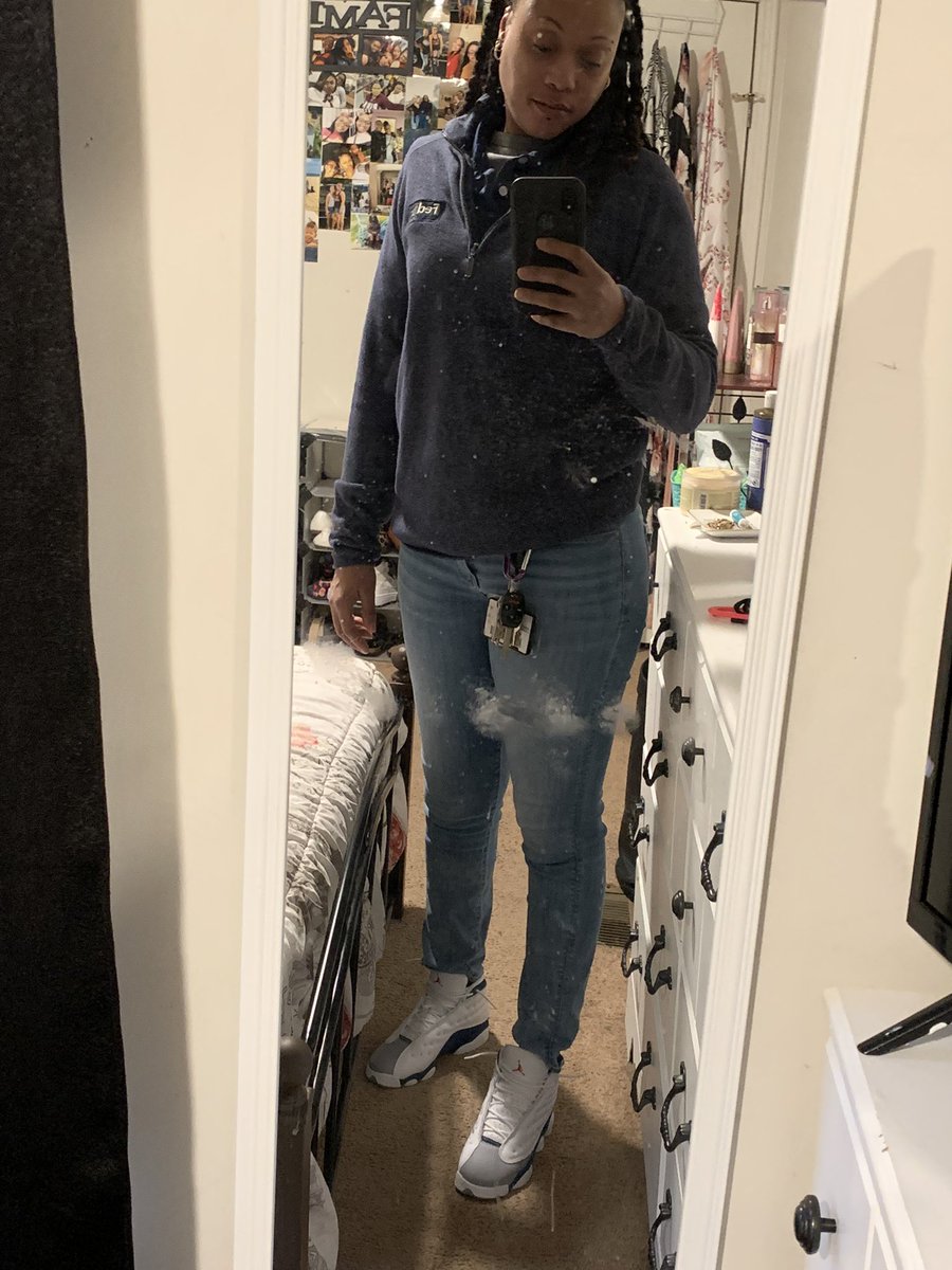 justashlei's tweet photo. Its #HumpDay and I’m Here for day 3
#13sfor13 #FrenchBlue #yourkicksaredope #snkrsliveheatingup #wearyourkicks https://t.co/wxIKD0Aszf