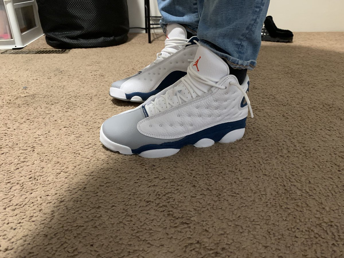 justashlei's tweet photo. Its #HumpDay and I’m Here for day 3
#13sfor13 #FrenchBlue #yourkicksaredope #snkrsliveheatingup #wearyourkicks https://t.co/wxIKD0Aszf