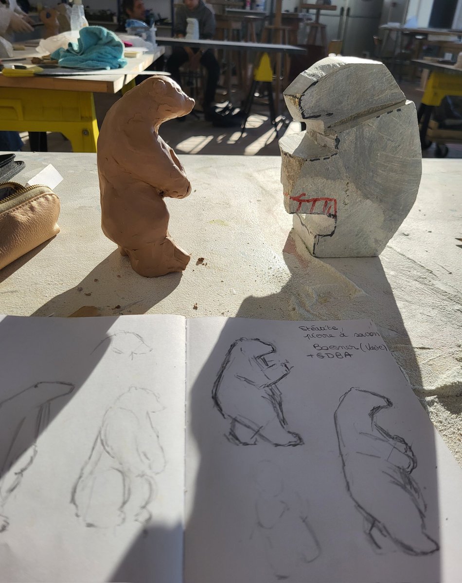 vhdrawingg's tweet photo. AVANT/APRÈS

Pendant 3 jours, j'ai suivi un stage pour apprendre la sculpture sur pierre. Voici le résultat de mon ours 👇🏻⚒️ https://t.co/PSsozoTied