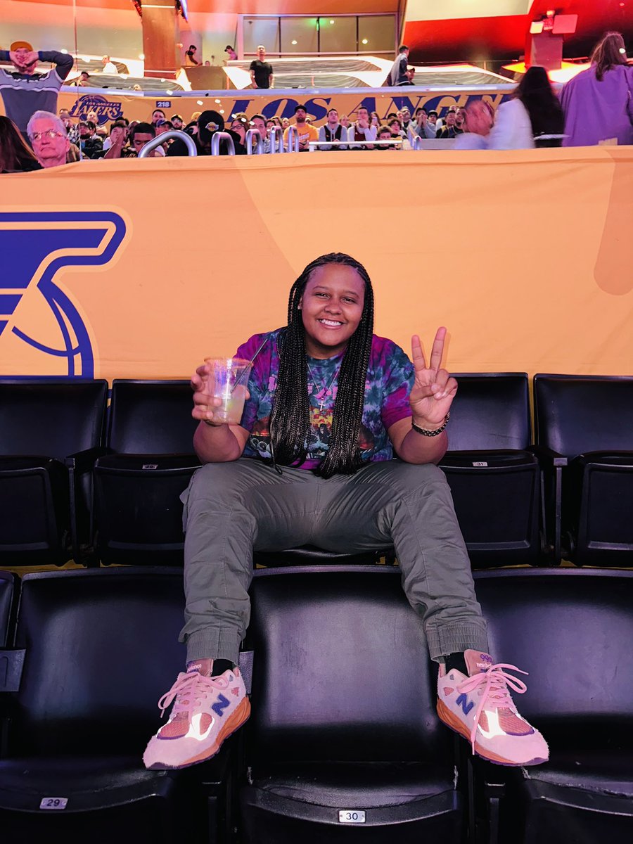 Xclusivekesh's tweet photo. When it comes to bleeding purple and gold please donโt compare. This ish is generational. #lakeshow #NBA #KingJames #AllTimeScoringRecord https://t.co/SnjPt5PgDw