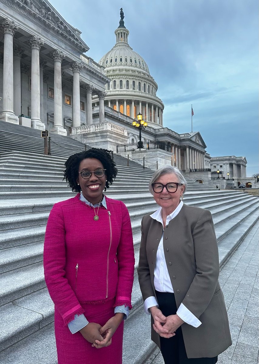 Cindy Mundell, a retired Cardiac ICU nurse from my hometown, was my guest at last night's #SOTU.

Cindy is one of the millions of Americans who are counting on Medicare and Social Security as MAGA Republicans attack these vital programs. I was so happy to have her by my side!