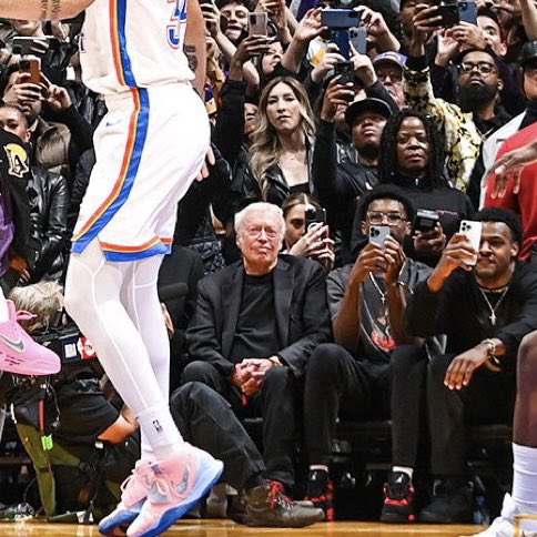 Game7BW's tweet photo. @TheWilderThings Phil Knight gets it https://t.co/zJ2bTZBytx