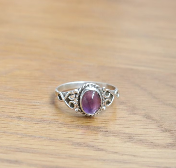 mohammed585441's tweet image. Amethyst Ring
@Etsy #infinityring
#friendshipring
#prettyring
#sterlingsilver
#emeraldring
#vintagering
#vintageinspired
#vintagestyle
#delicate
#purple
#amethystring
