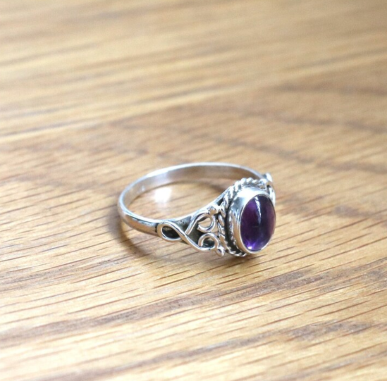 mohammed585441's tweet image. Amethyst Ring
@Etsy #infinityring
#friendshipring
#prettyring
#sterlingsilver
#emeraldring
#vintagering
#vintageinspired
#vintagestyle
#delicate
#purple
#amethystring