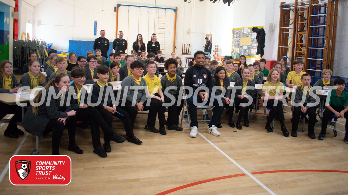 Thank you to Junior Stanislas for supporting this afternoon's Mental Health workshop at <a href="/StMarks_School/">St Mark's C.E. Primary School</a> as part of #ChildrensMentalHealthWeek 

#trutalent <a href="/PLCommunities/">Premier League Communities</a>