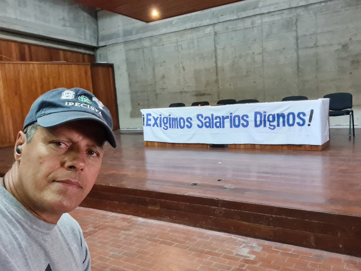 equilibriorvg's tweet photo. El deterioro del salario es tan grave en Venezuela, que para que un profesor universitario en la categoría de instructor, alcance la canasta alimentaria, se le debe incrementar el salario de hoy, 24 veces y a un profesor titular se le debería incrementar su salario, 17 veces. https://t.co/DUvQRsrdez