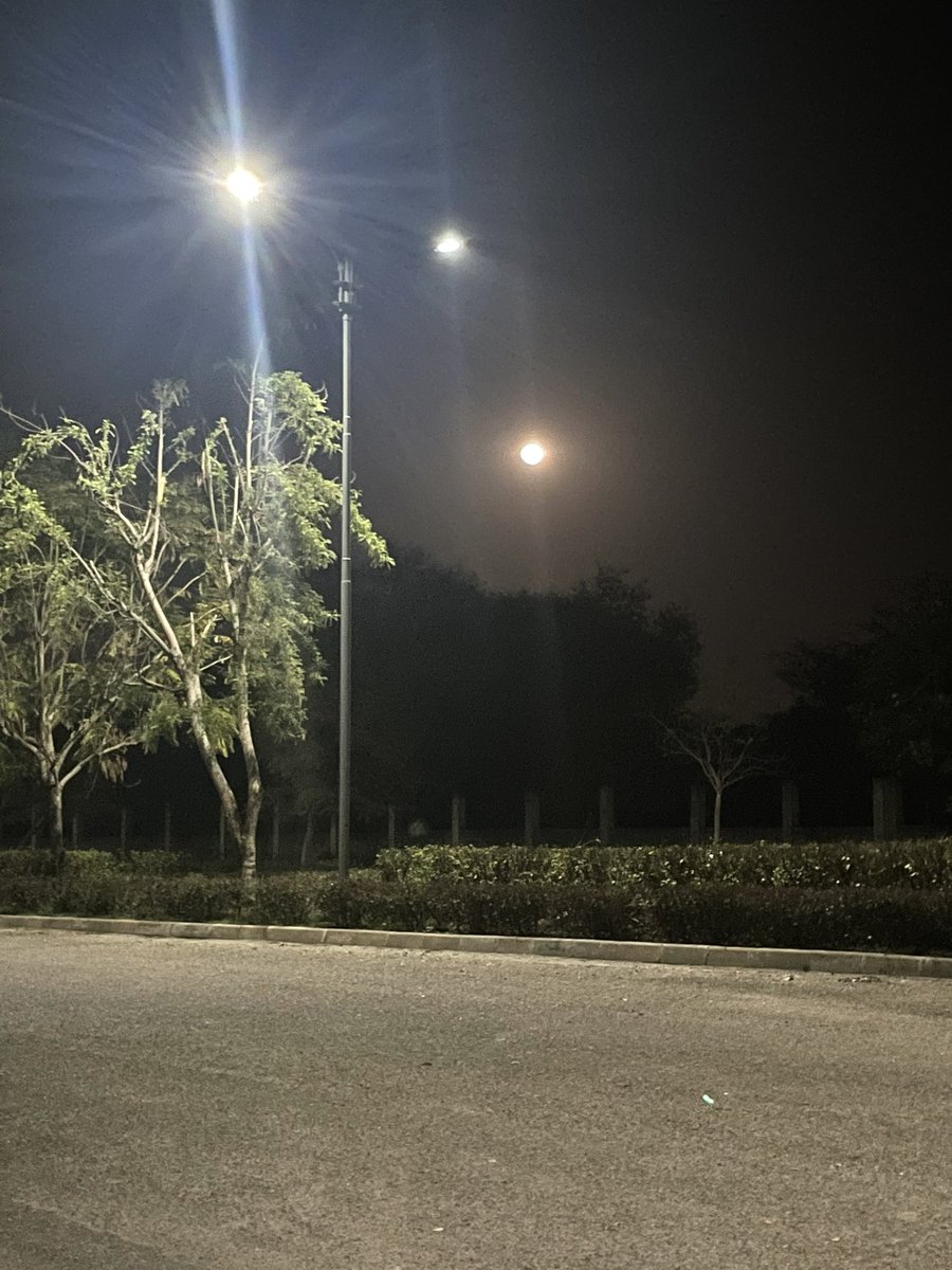 SONOFINDIA's tweet photo. I love my #motherland for irresistible #golgappas #fullmoon #openfarms ! #merabharatmahan #purnima #fullmoonnight #india #loveforindia https://t.co/f3CHBMSocd