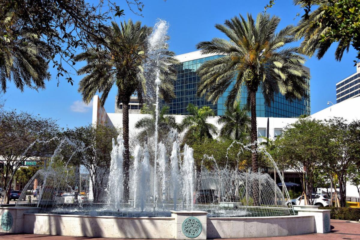500law's tweet photo. We have multiple offices to share with other attorneys in the heart of downtown Fort Lauderdale. #officespace #lawoffice #fll #downtown https://t.co/mWRfDsLn13
https://t.co/PWZmG46aWy https://t.co/pE1cYU4LkA