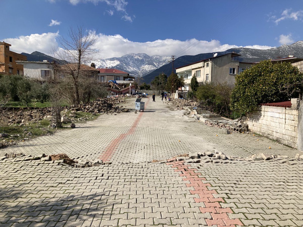 Surface rupture at Hassa Town. #earthquake #deprem