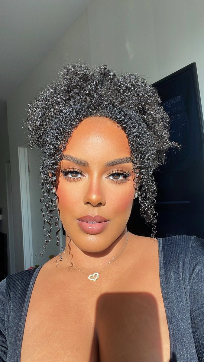 الين tweet media