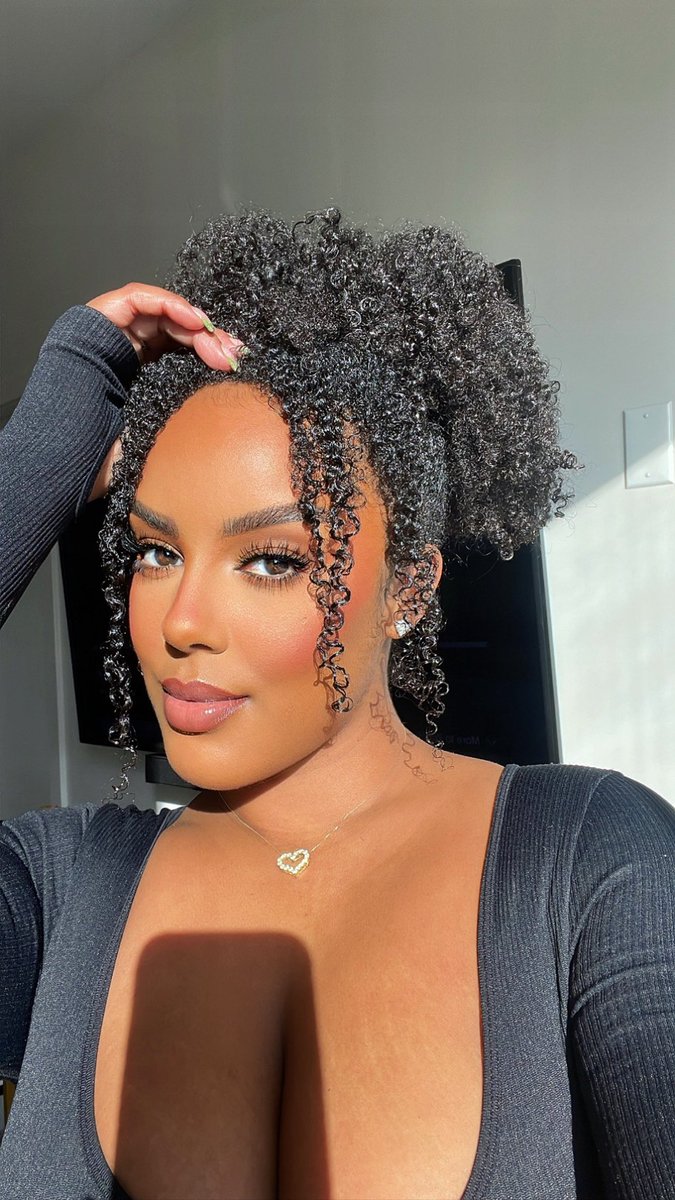 الين tweet media