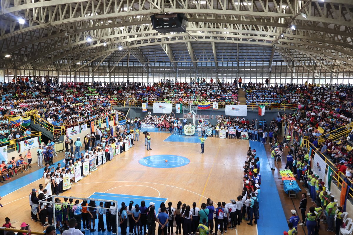 OscarDeLasRedes's tweet photo. ¡Apure es Deporte! Inaugurados los Juegos de Desarrollo Deportivo en su primera fase, los juegos estudiantiles dónde participarán más de 70.000 atletas de los 7 municipios de nuestro estado #Apure (1/3) 

@NicolasMaduro
@eduardopiate2

#PatriaGrandeEsCaribe
#SerieDelCaribe2023 https://t.co/is1OUfGvye