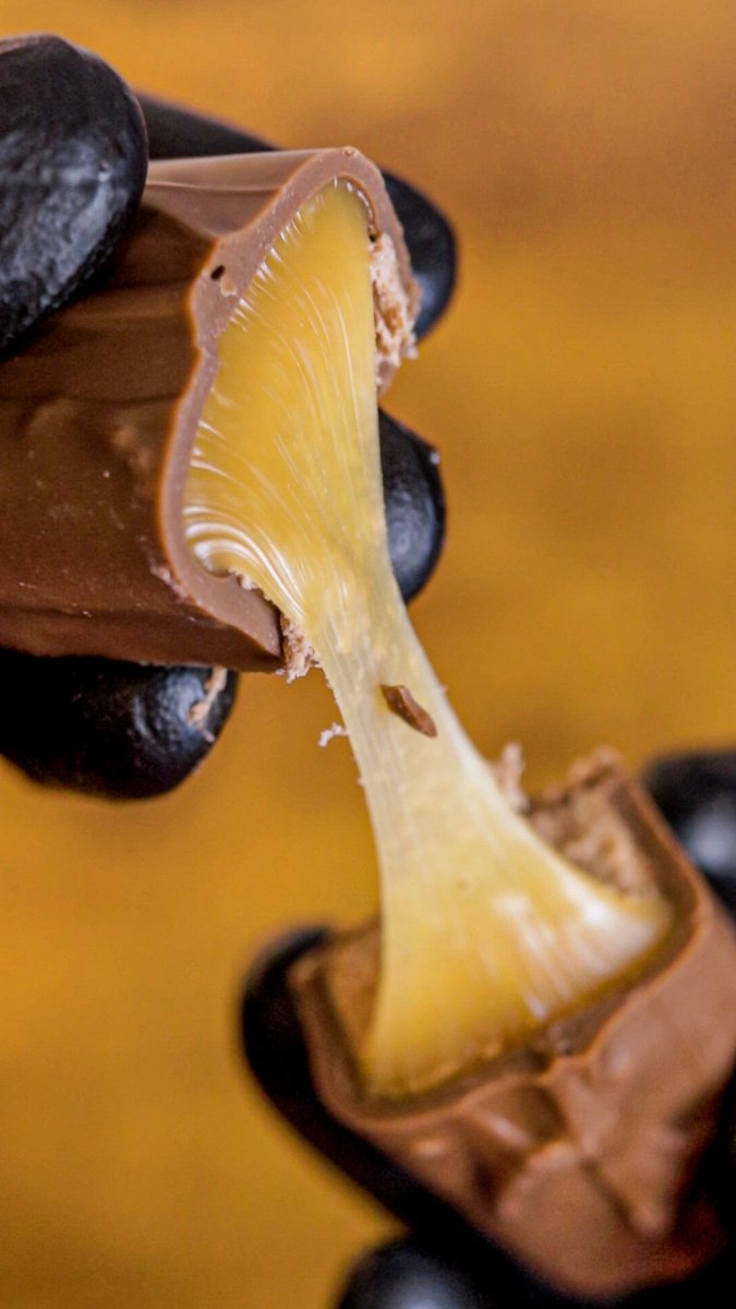 Is there a side of Twitter that loves caramel pulls? Because we want to be on that side of Twitter. #caramel #milkyway #chocolate