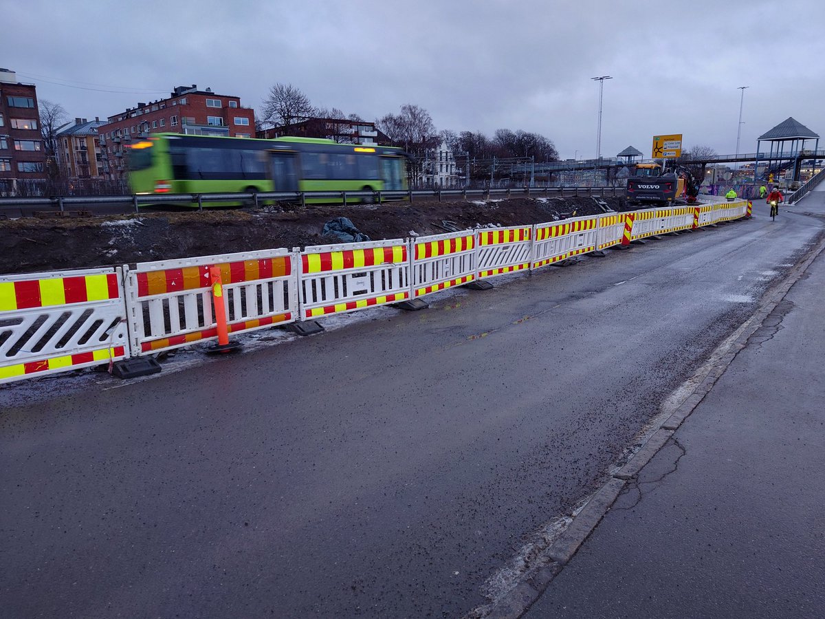 Kjafsolf's tweet photo. @delveien @Aftenposten Litt bilde fra Bygdøy+Filipstad/Kongen Marina https://t.co/9fuRisUgbu