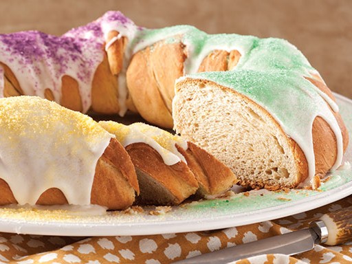 SouthernLadyMag's tweet image. Have you ever baked a king cake? This Mardi Gras treat is a crowd-pleaser for a reason. We’ve rounded up our favorite iterations of the seasonal dessert at  southernladymagazine.com/5-king-cake-re…. 

#southernladymag #kingcake #recipebox #kingcakerecipes #mardigras #mardigraskingcake