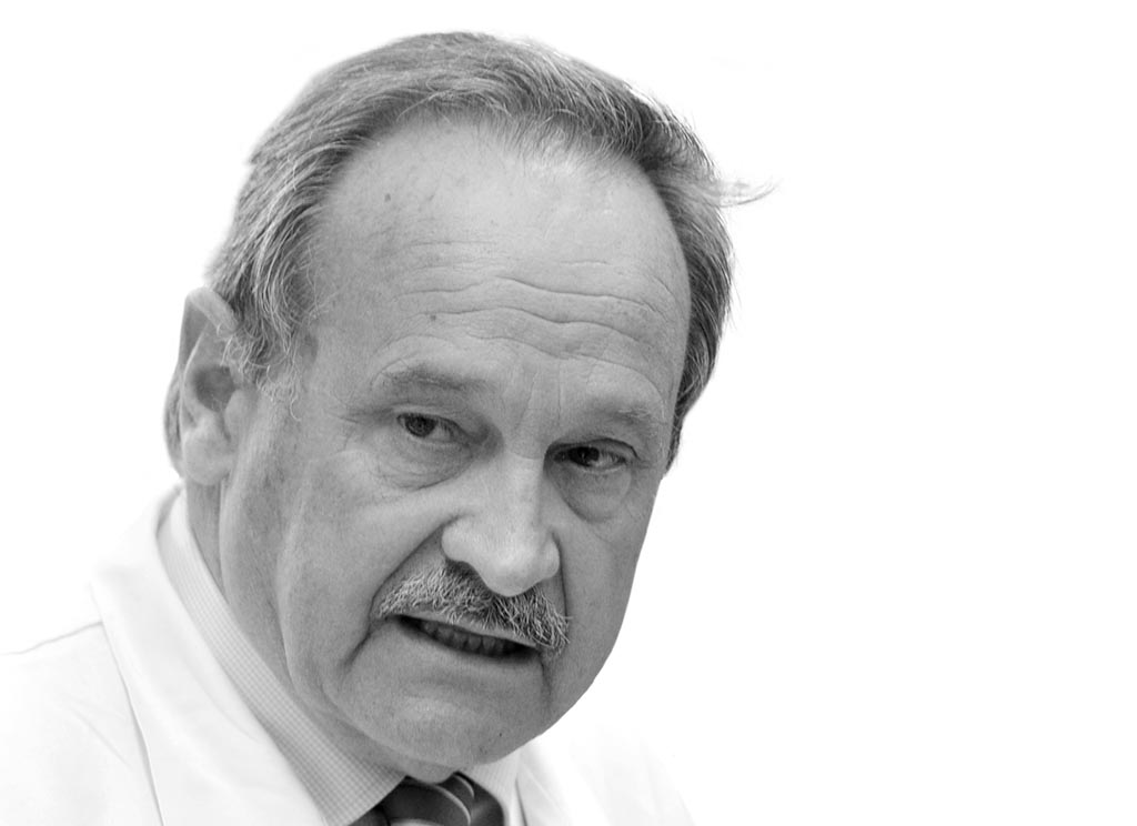 Demokracija1's tweet photo. (KOMENTAR) Cankar bi publiko, ki je ploskala Makarovičevi, prav gotovo imenoval hlapci! (piše: Prim. Janez Remškar) https://t.co/o4R63yUAED https://t.co/4n3qXH3w19