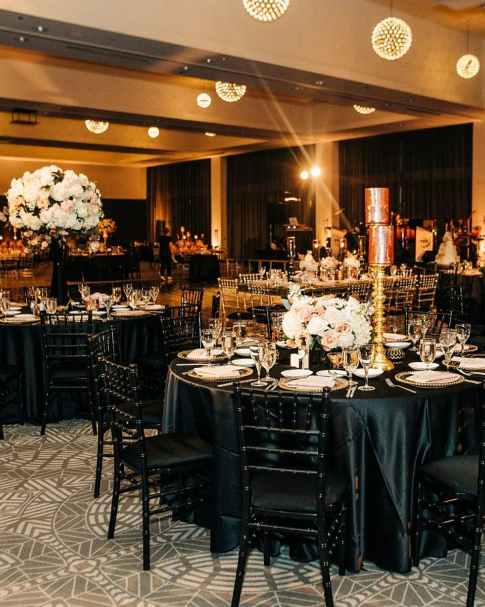 RadissonBluAqua's tweet photo. Obsessing over these details ✨

📸: Lindsey Kay Photography
📍 Radisson Blu Aqua Chicago

#weddingwednesday #radissonbluaquachicago #downtownchi #chicagoweddingvenue #chicagomeetingsandevents #magmile #chicagobride https://t.co/7wkOH7fHA6