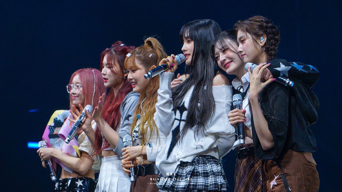 i24catt's tweet photo. 이 사진 너무 좋다…🥺❤️ 오순도순 스테이씨 공주들 https://t.co/wvqVefEQVx
