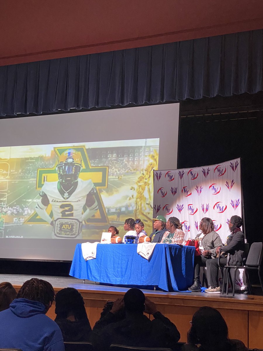 Congratulations to two outstanding young men on signing their letters of intent to continue their academic and football careers at the college level

<a href="/CylonYoung/">Cylon Young</a> ✍🏻Arkansas Tech

<a href="/KendrickHall999/">Kendrick Hall</a> ✍🏻Missouri Southern