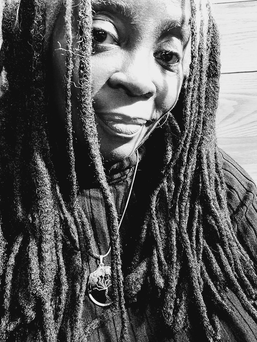 iamvaljones's tweet image. EYE have
Been too loyal
To those
Who deserved truth
Truth IS

PeriodT

#haikubitch
#thebigpayback
#iamvaljones 
#iamblackhistory
#daoracleparables 
#soulschoolcafe
#eyeteach
#whattheydontknow
#ME
✌🏿