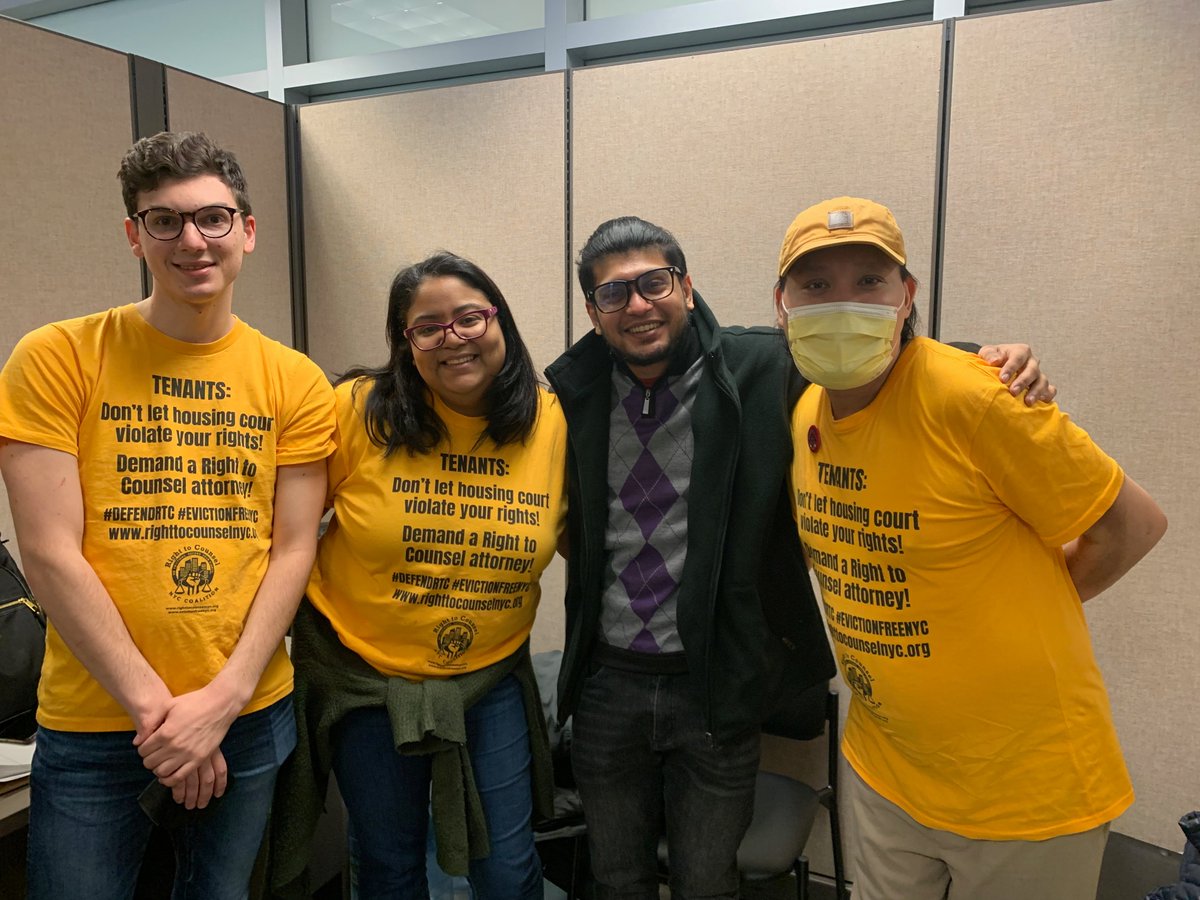 RTCNYC's tweet photo. A powerful team of folks from @CMSBQ @ChhayaCDC @HousingConCoord talked to more than 30 tenants yesterday in Queens Housing Court, doing #Courtwatch for #DefendRTC Sign up to join us: https://t.co/UgiKYzkaxm
https://t.co/Z3sdhx2vMa https://t.co/RhLReYPxZR