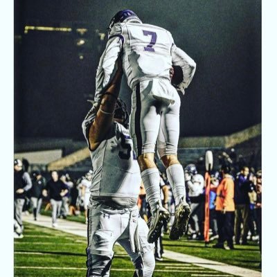 What a special day at Boerne HS. 

This group of seniors (as well as the entire senior class) redefined the standard and added to the rich tradition of Greyhound 🏈.

This was made possible by a tremendous coaching staff/community, TOP TO BOTTOM. #Recruit210